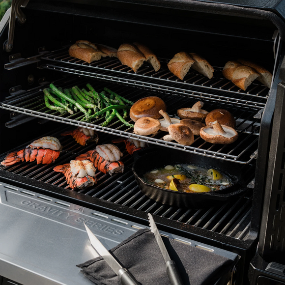 Masterbuilt Gravity Series XT Digital Charcoal Grill + Smoker