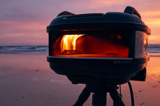With a lateral gas burner that mimics the magic of a wood-fired flame, Tread offers high performance and precision control, making it effortless—and fun—to cook pizza and so much more.