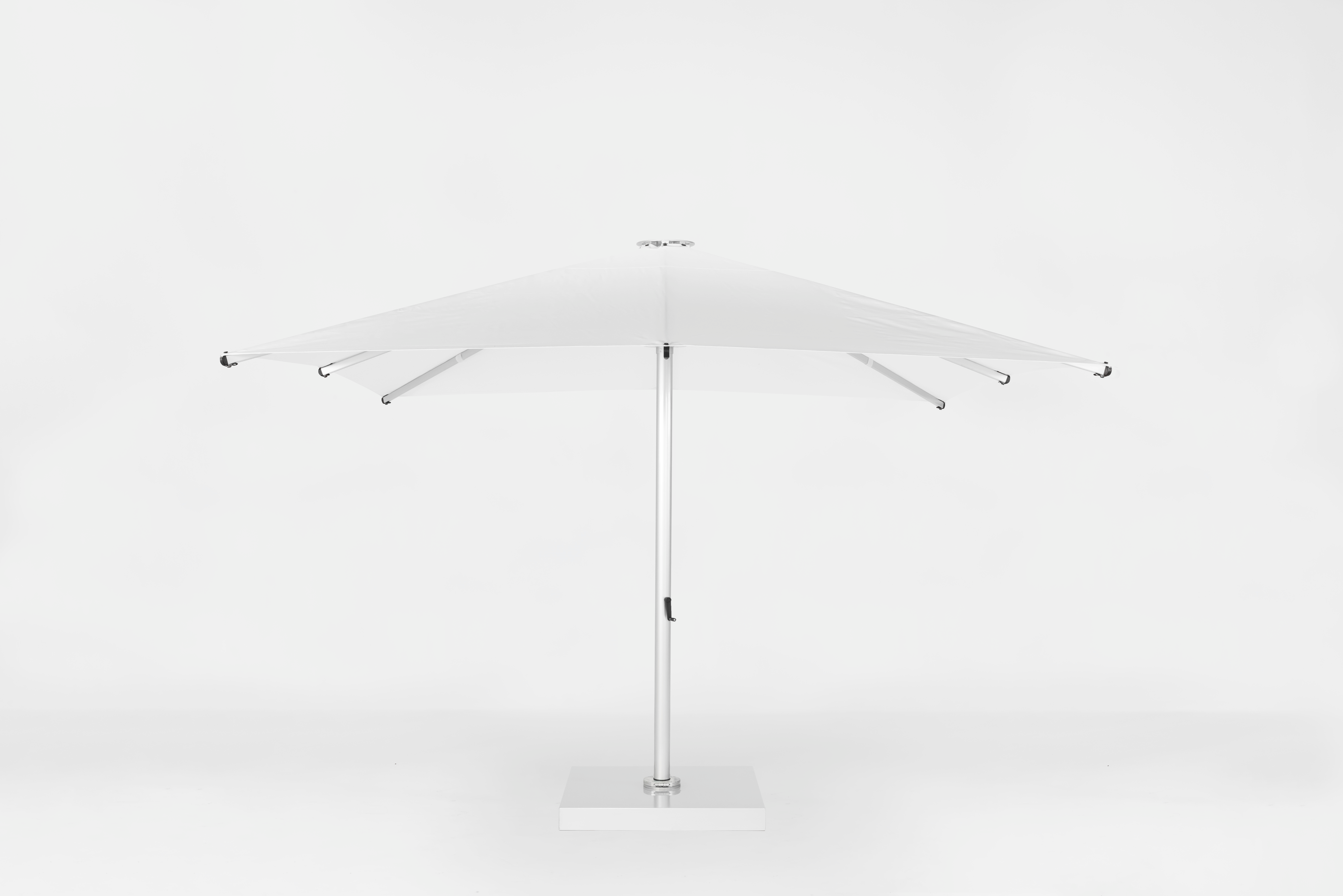 8110NGU-SQ-R099 White